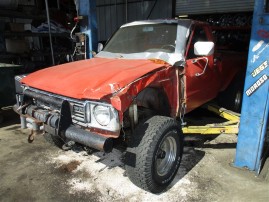 1979 TOYOTA HILUX PICK-UP, 20R 4WD MANUAL, COLOR ORANGE, STK Z15909